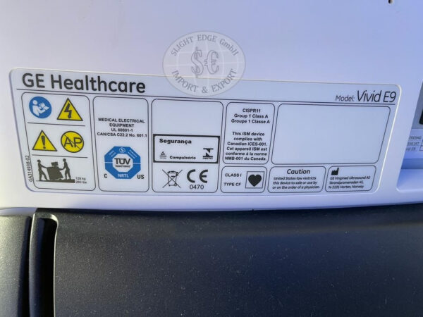 GE HealthCare Vivid E9 Ultraschallgerät - REF GA000940 / H45561RT - Datenschild