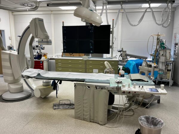 Siemens Artis Zee (Biplanares System) Angiographie-System / Siemens Artis Zee (Biplane) Angiography System