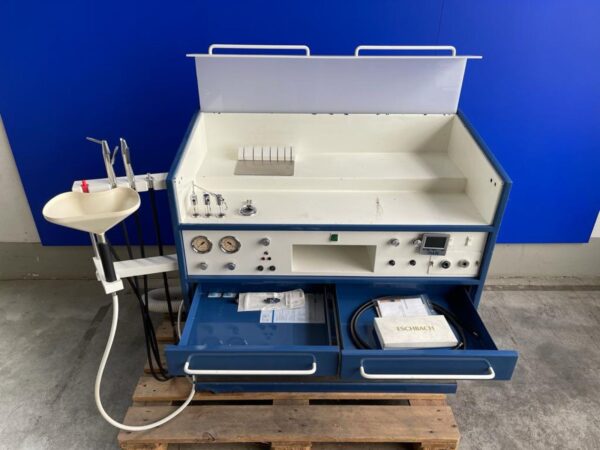 ESCHBACH EW 1 Dental-Behandlungseinheit / ESCHBACH EW 1 Dental Treatment Unit