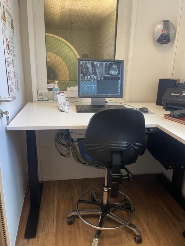 Siemens - MAGNETOM Essenza - MRT Scanner - MRI Scanner