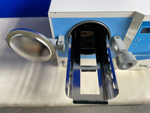Melag - MELAtronic 15 EN+ - Steam Sterilizer - Dampfsterilisator