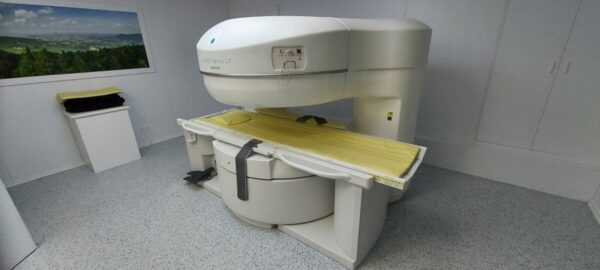 Hitachi - MRT-Scanner - MRI Scanner - AIRIS Vento LT