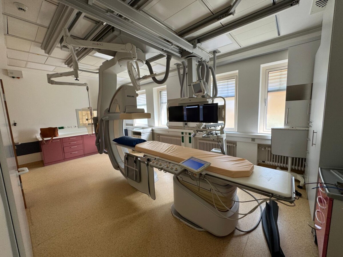 Philips - Angiography System - Angiographie-System - Allura Clarity (Monoplane Ceiling)