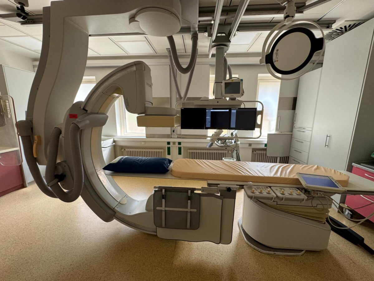Philips - Angiography System - Angiographie-System - Allura Clarity (Monoplane Ceiling)