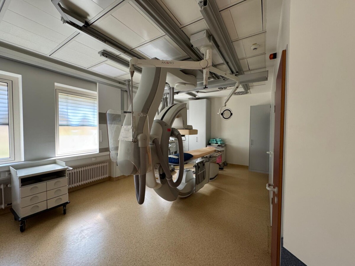 Philips - Angiography System - Angiographie-System - Allura Clarity (Monoplane Ceiling)