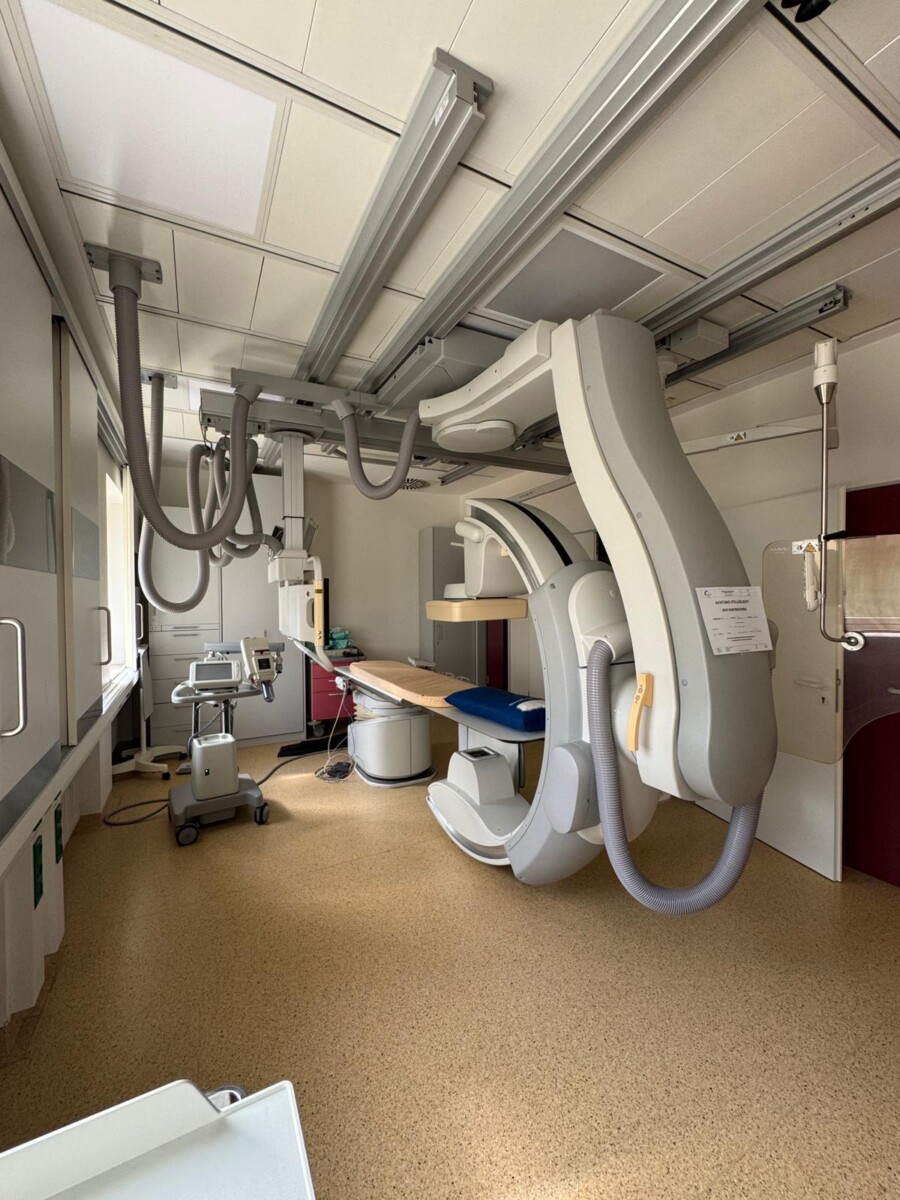 Philips - Angiography System - Angiographie-System - Allura Clarity (Monoplane Ceiling)