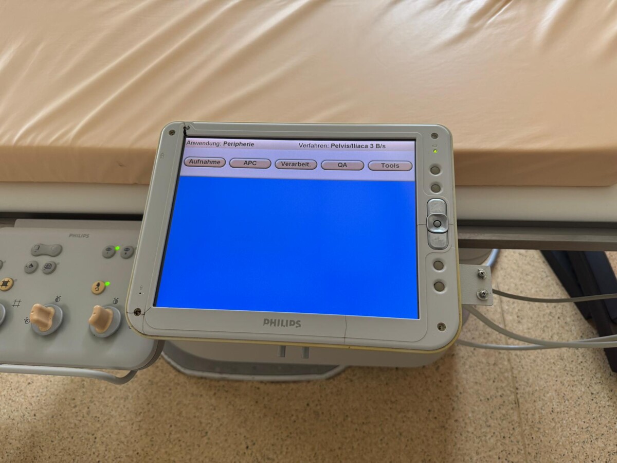 Philips - Angiography System - Angiographie-System - Allura Clarity (Monoplane Ceiling)