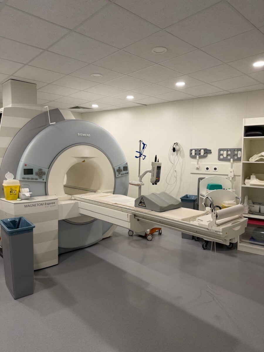 Siemens - MRI Scanner - MRT-Scanner - MAGNETOM Espree - REF 10018165