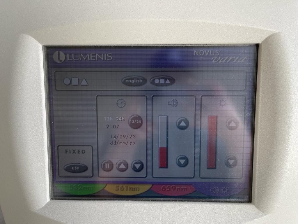 Lumenis - Novus Varia - Multicolor-Photokoagulationslaser - Multicolor Photocoagulator Laser - Baujahr 05/2009
