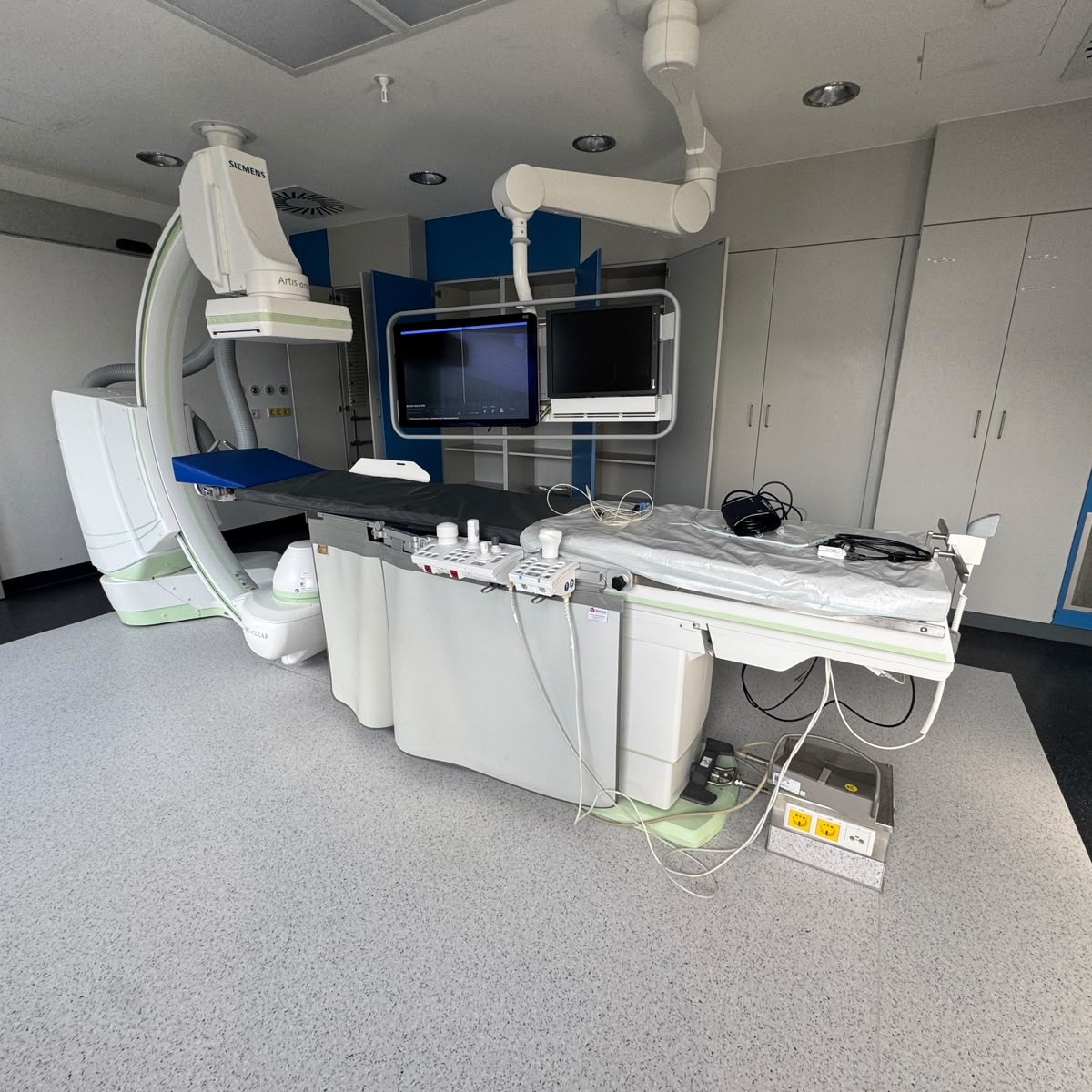 Siemens - Artis one - Angiography System - Angiographie-System - REF 10848600 - Baujahr 01/2020